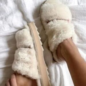 Emu Wobbegong Sandle Slides Sheepskin new condition size 6